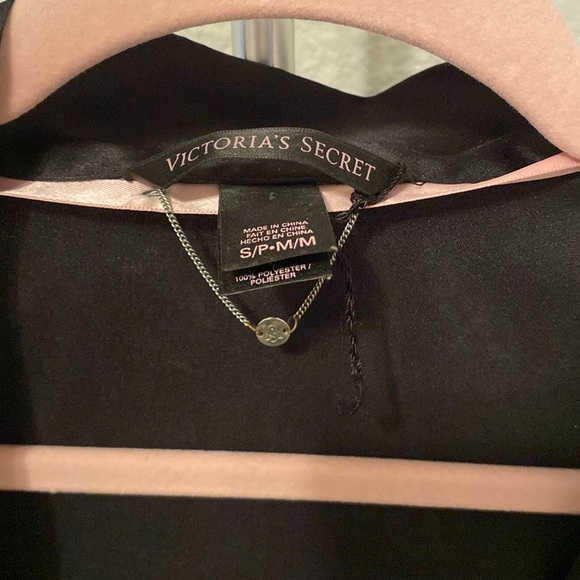 VS Satin Robe - Picture 2 of 5